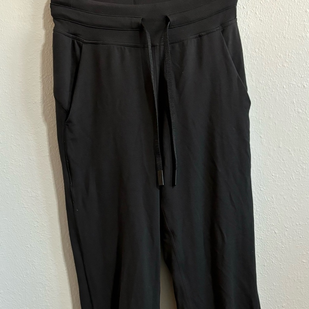 Black lululemon joggers - Picture 5 of 5